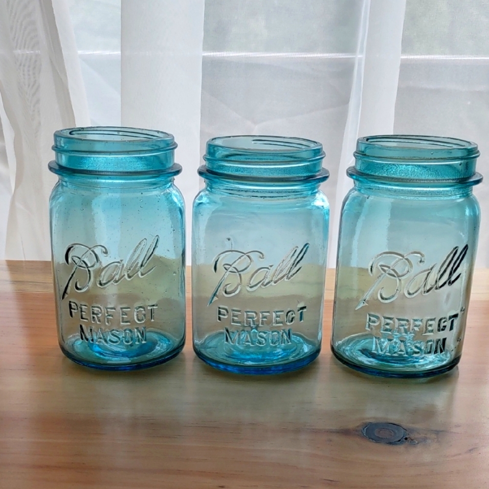 Antique/Vintage Blue Ball Jars Pint Size